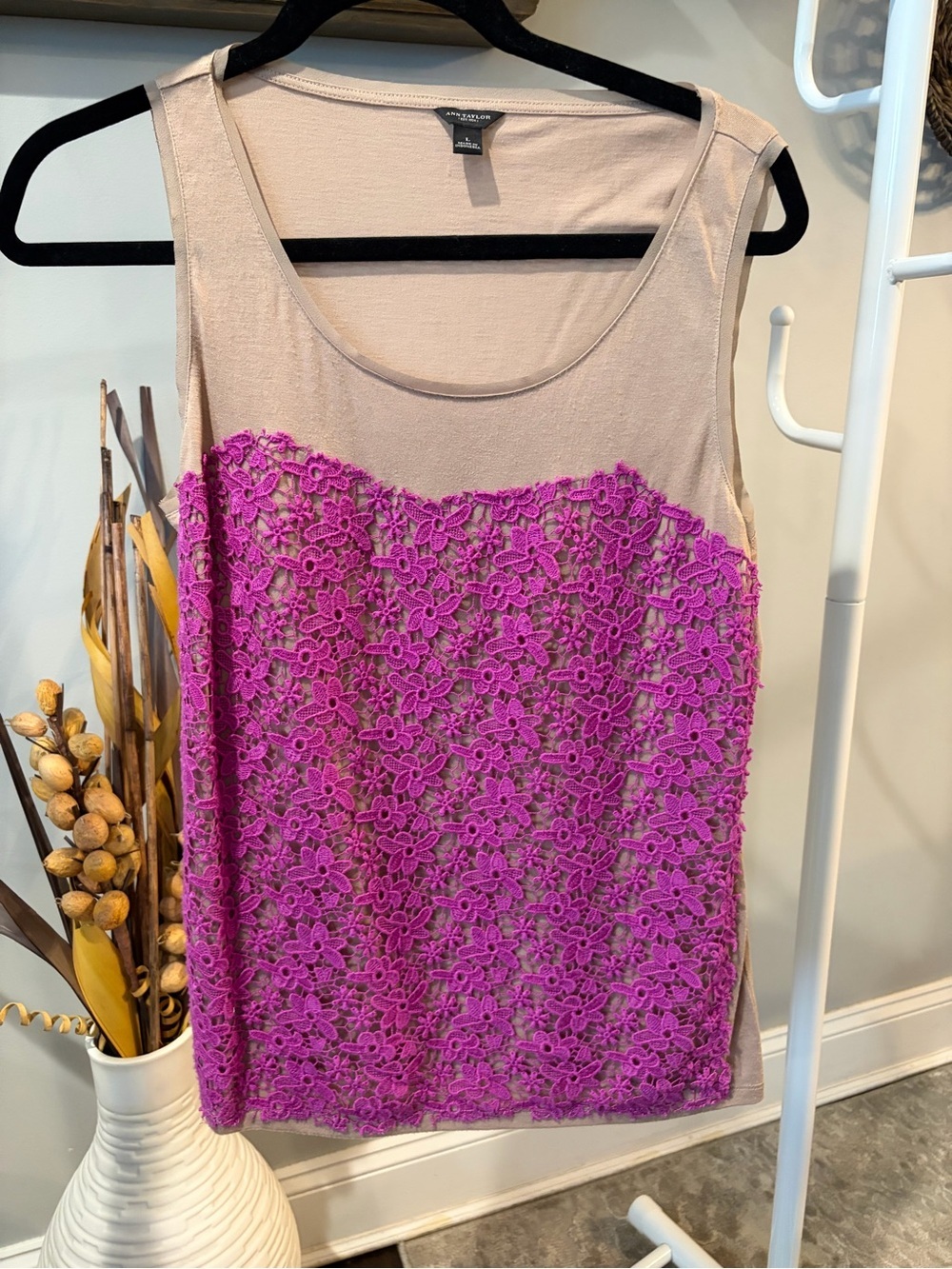 Ann Taylor Beige Tank with Bright Fuchsia Floral Lace Front size large